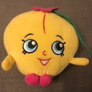 Shopkins Peachy stuffed toy